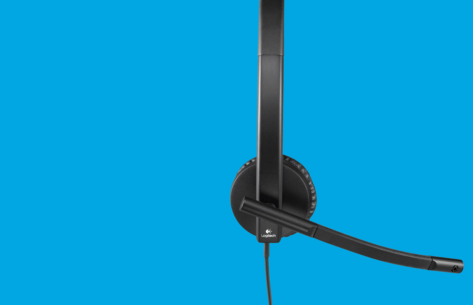 https://assets.logitech.com/assets/64505/2/h570e-headset.jpg